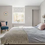 Berkeley Square Apartment