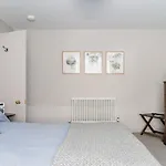 Berkeley Square Apartment